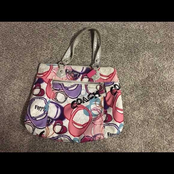 Coach Poppy (Authentic) - Picture 1 of 4